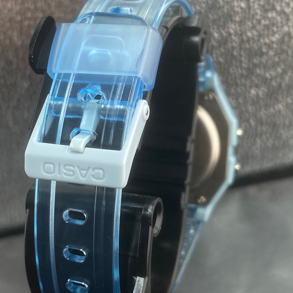 Casio Unisex Size Watch 34mm Diameter Rubber Lightweight in wrist Brand New Item - Picture 6 of 16